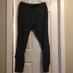 Men’s Lulu Lemon Sweat Pants (L)
